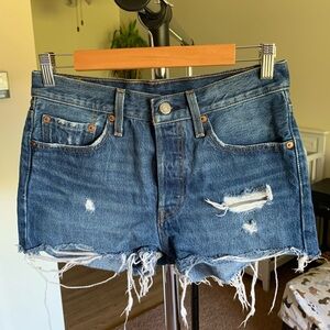 Levi’s 501 Jean Shorts 27